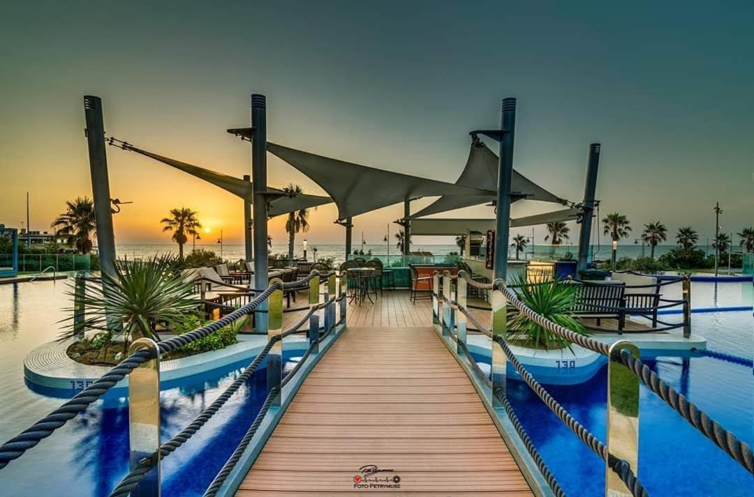 Apartamento Sea Senses Frente Al Mar Торевьиа Экстерьер фото